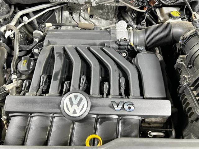 2023 Volkswagen Atlas Cross Sport 3.6L V6 SEL R-Line Black