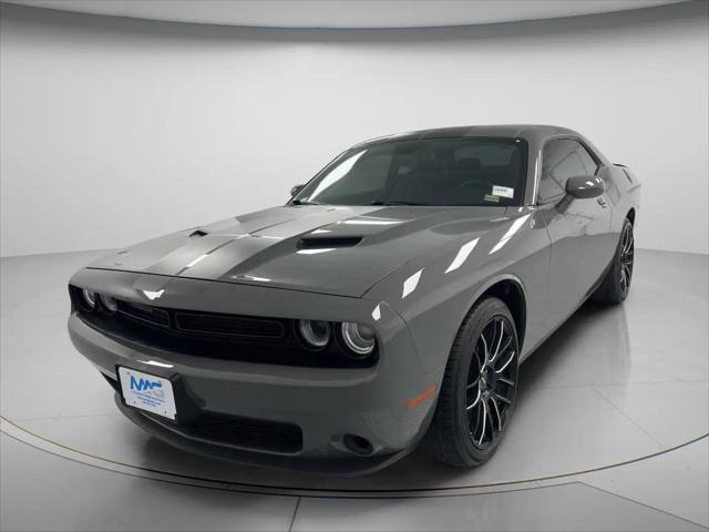 2017 Dodge Challenger SXT Plus
