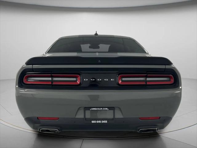 2017 Dodge Challenger SXT Plus