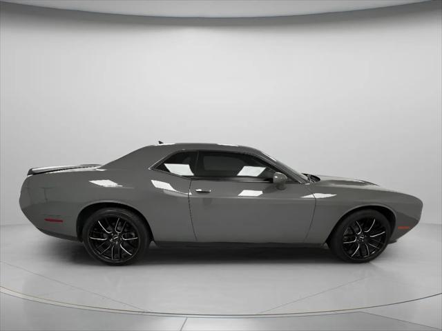 2017 Dodge Challenger SXT Plus