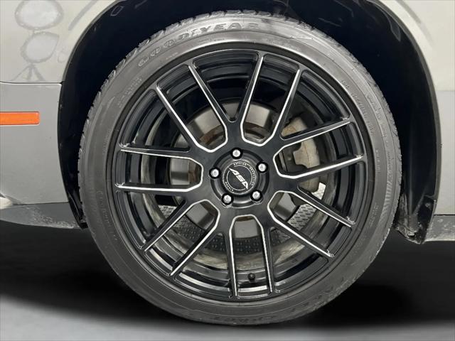 2017 Dodge Challenger SXT Plus