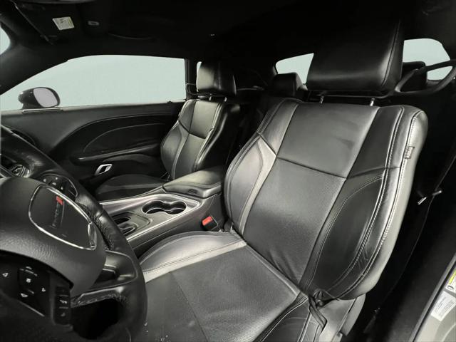 2017 Dodge Challenger SXT Plus