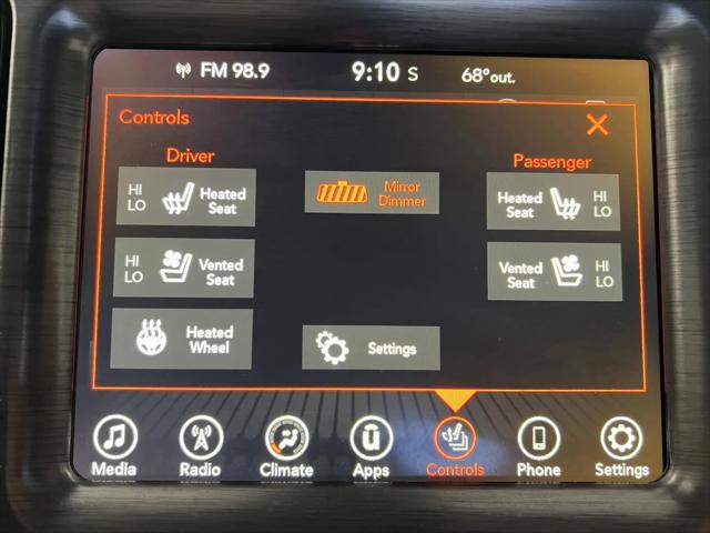 2017 Dodge Challenger SXT Plus