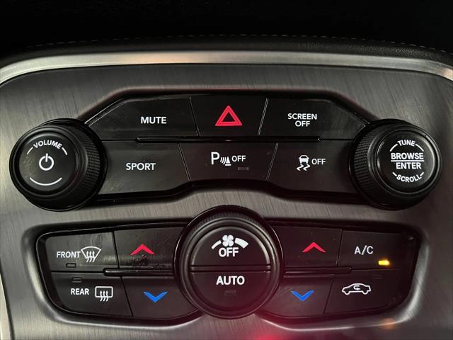 2017 Dodge Challenger SXT Plus