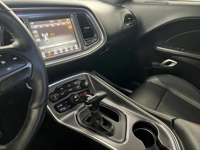2017 Dodge Challenger SXT Plus
