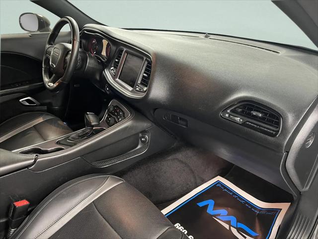 2017 Dodge Challenger SXT Plus