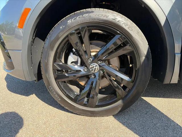 2023 Volkswagen Tiguan 2.0T SE R-Line Black