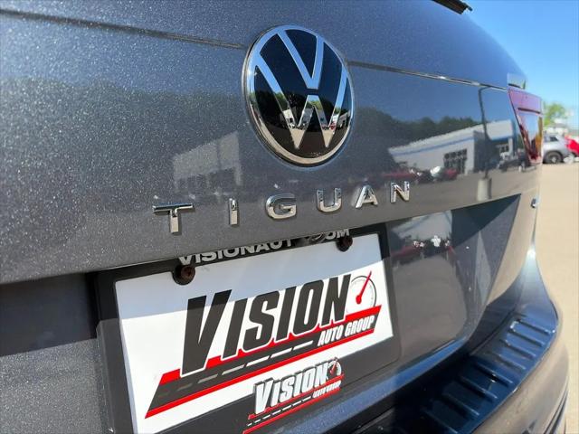 2023 Volkswagen Tiguan 2.0T SE R-Line Black