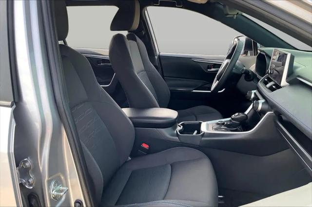 2025 Toyota RAV4 Hybrid SE