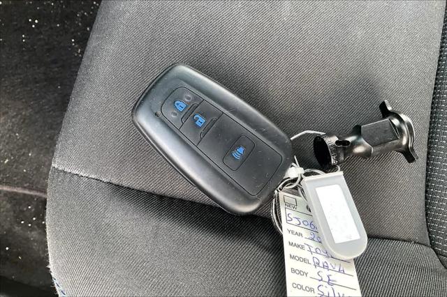 2025 Toyota RAV4 Hybrid SE