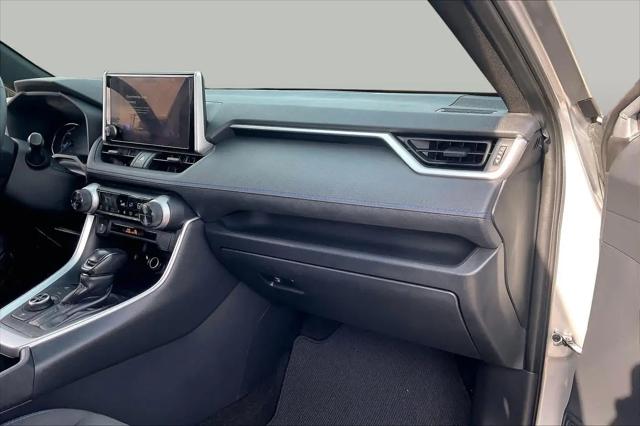 2025 Toyota RAV4 Hybrid SE