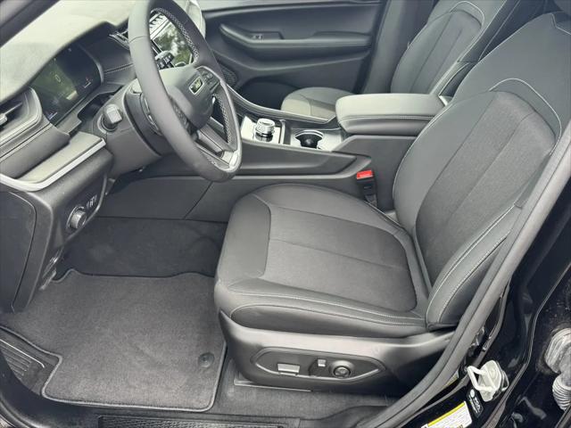 2025 Jeep Grand Cherokee L Laredo 4x2