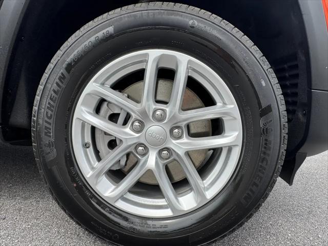 2025 Jeep Grand Cherokee L Laredo 4x2