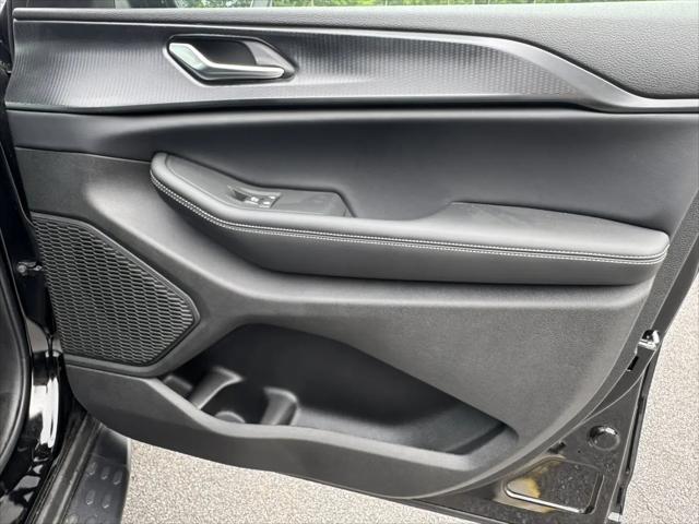 2025 Jeep Grand Cherokee L Laredo 4x2