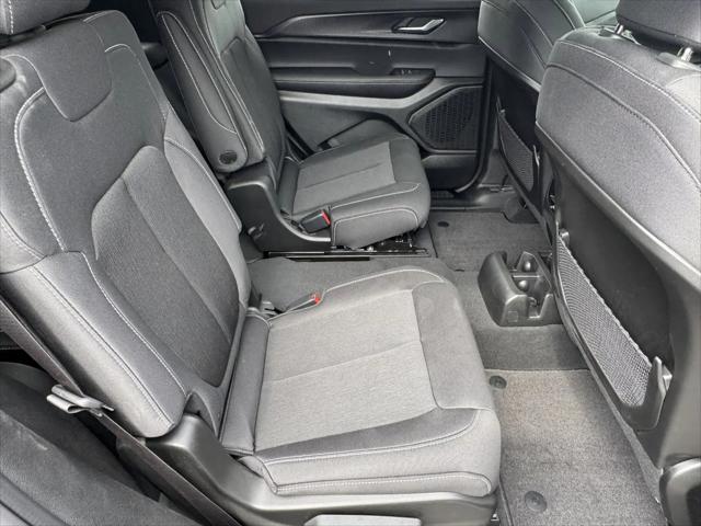 2025 Jeep Grand Cherokee L Laredo 4x2