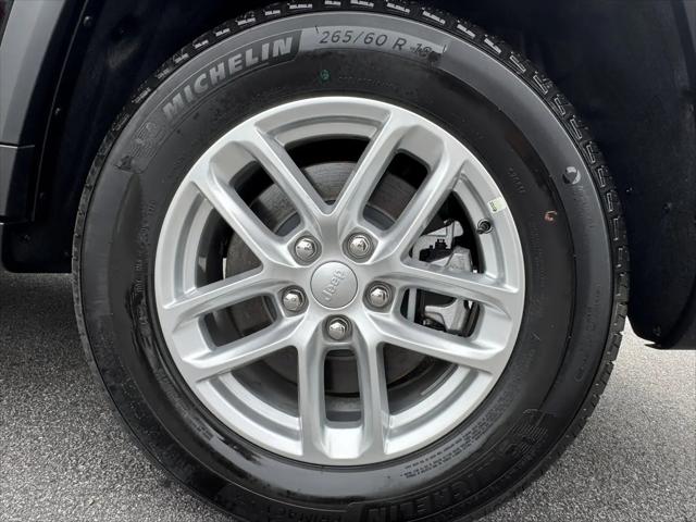 2025 Jeep Grand Cherokee L Laredo 4x2