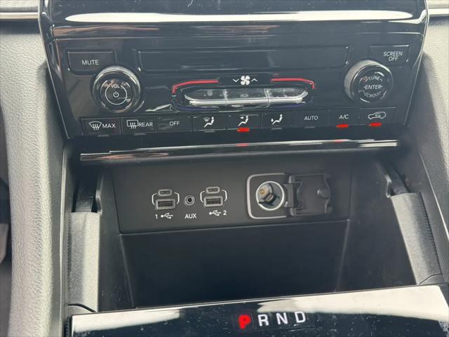 2025 Jeep Grand Cherokee L Laredo 4x2