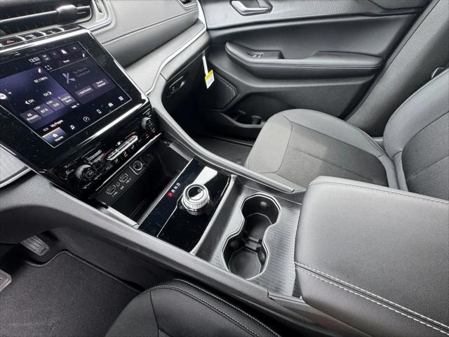 2025 Jeep Grand Cherokee L Laredo 4x2