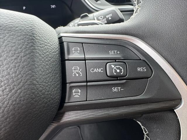 2025 Jeep Grand Cherokee L Laredo 4x2