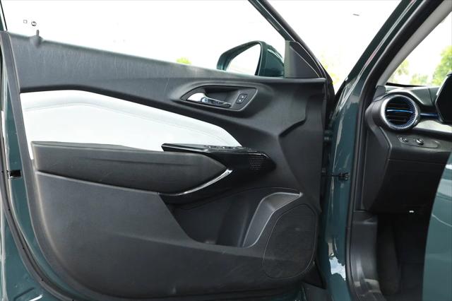 2025 Chevrolet Trax FWD LT