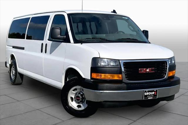 2025 GMC Savana Passenger RWD 3500 Extended Wheelbase LT