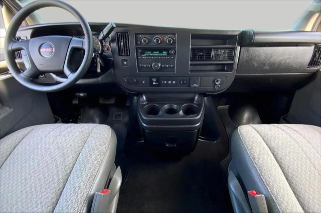 2025 GMC Savana Passenger RWD 3500 Extended Wheelbase LT