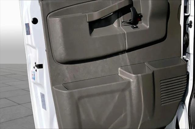 2025 GMC Savana Passenger RWD 3500 Extended Wheelbase LT
