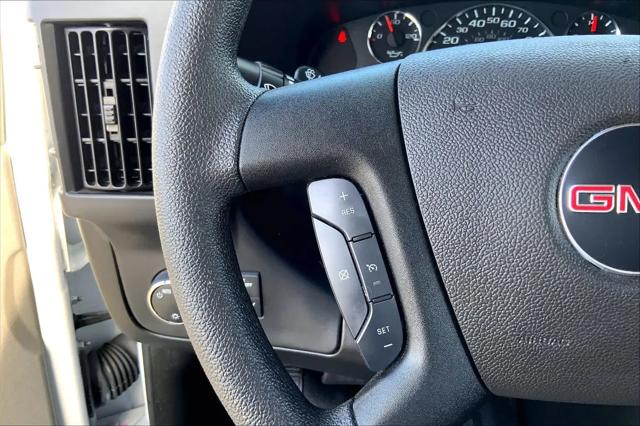 2025 GMC Savana Passenger RWD 3500 Extended Wheelbase LT