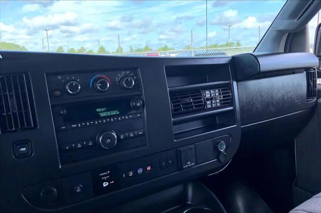 2025 GMC Savana Passenger RWD 3500 Extended Wheelbase LT
