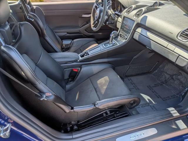 2022 Porsche 718 Cayman GT4