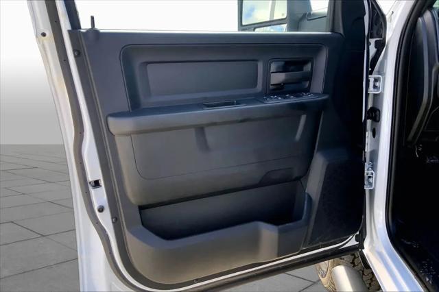 2026 Ram 2500 Black Express Crew Cab 4x4 64 Box
