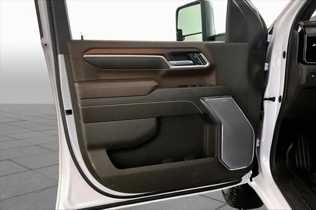 2024 GMC Sierra 3500HD 4WD Crew Cab Standard Bed Denali