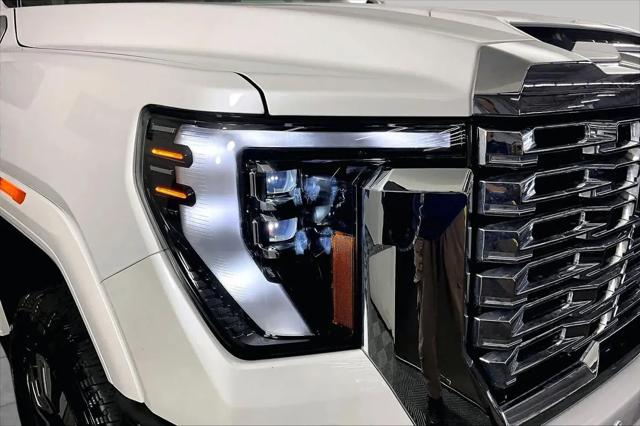 2024 GMC Sierra 3500HD 4WD Crew Cab Standard Bed Denali