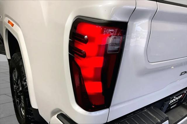 2024 GMC Sierra 3500HD 4WD Crew Cab Standard Bed Denali