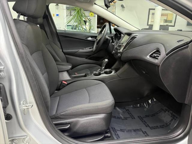 2017 Chevrolet Cruze LT Auto