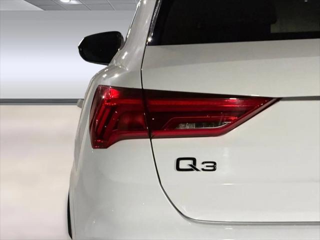2025 Audi Q3 Premium 45 TFSI S line quattro Tiptronic