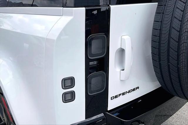 2026 Land Rover Defender P400 X-Dynamic SE