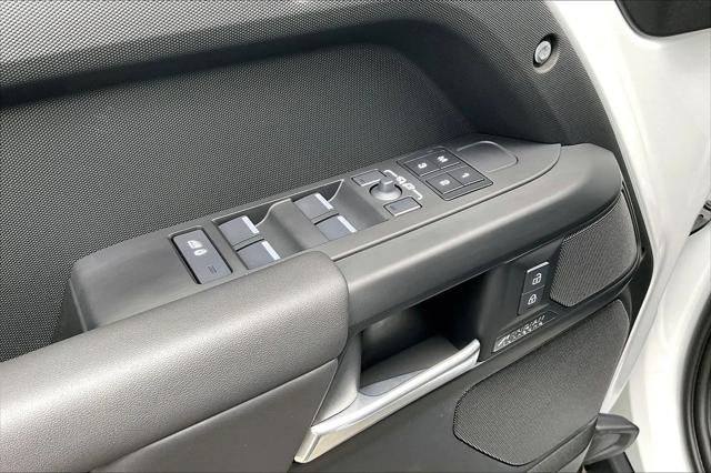 2026 Land Rover Defender P400 X-Dynamic SE