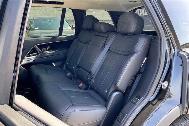 2026 Land Rover Range Rover P400 SE 7 Seat