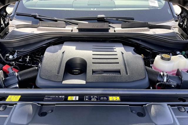 2026 Land Rover Range Rover P400 SE 7 Seat