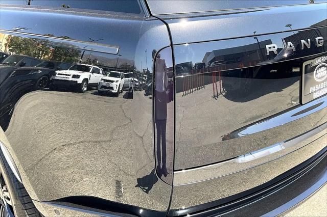 2026 Land Rover Range Rover P400 SE 7 Seat