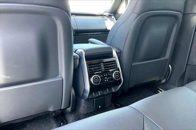 2026 Land Rover Range Rover P400 SE 7 Seat