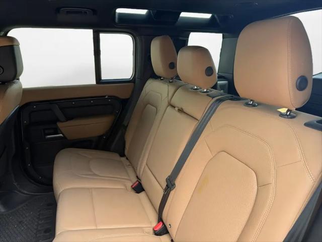 2025 Land Rover Defender 110 P400 X-Dynamic SE