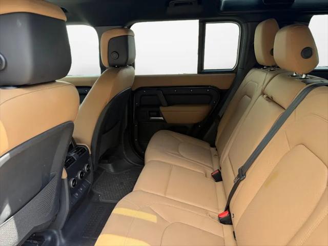 2025 Land Rover Defender 110 P400 X-Dynamic SE