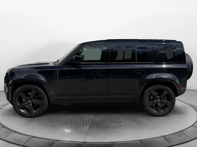 2025 Land Rover Defender 110 P400 X-Dynamic SE