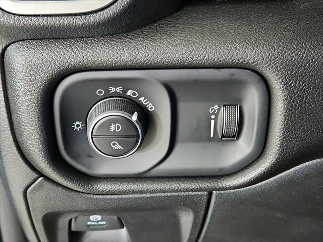 2026 Ram 1500 Express Crew Cab 4x4 57 Box