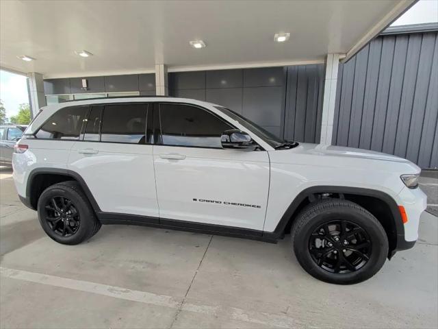 2025 Jeep Grand Cherokee Altitude X 4x2