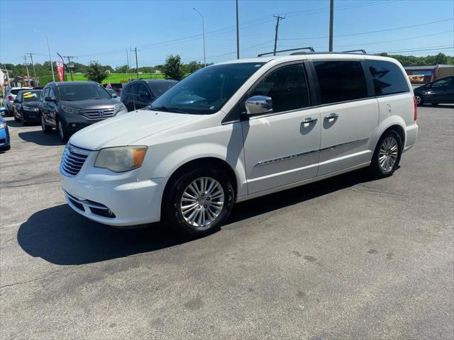 2012 Chrysler Town & Country Limited