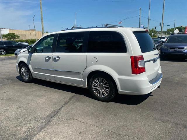 2012 Chrysler Town & Country Limited