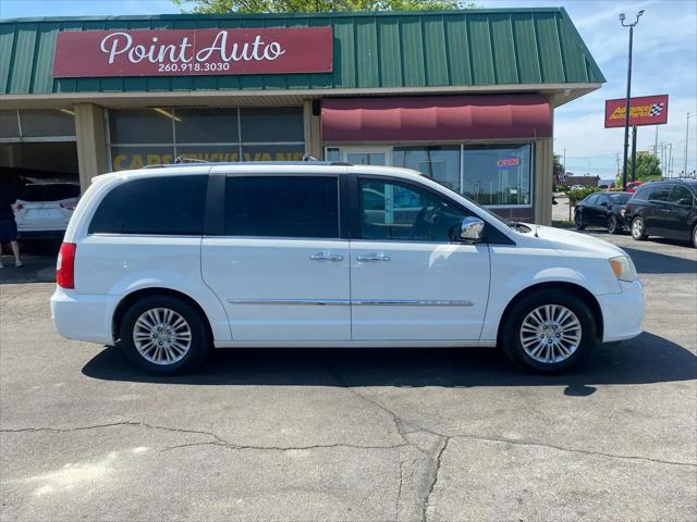2012 Chrysler Town & Country Limited